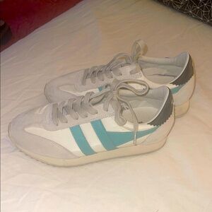 Women's Gola Sneakers in White and Blue. 7.